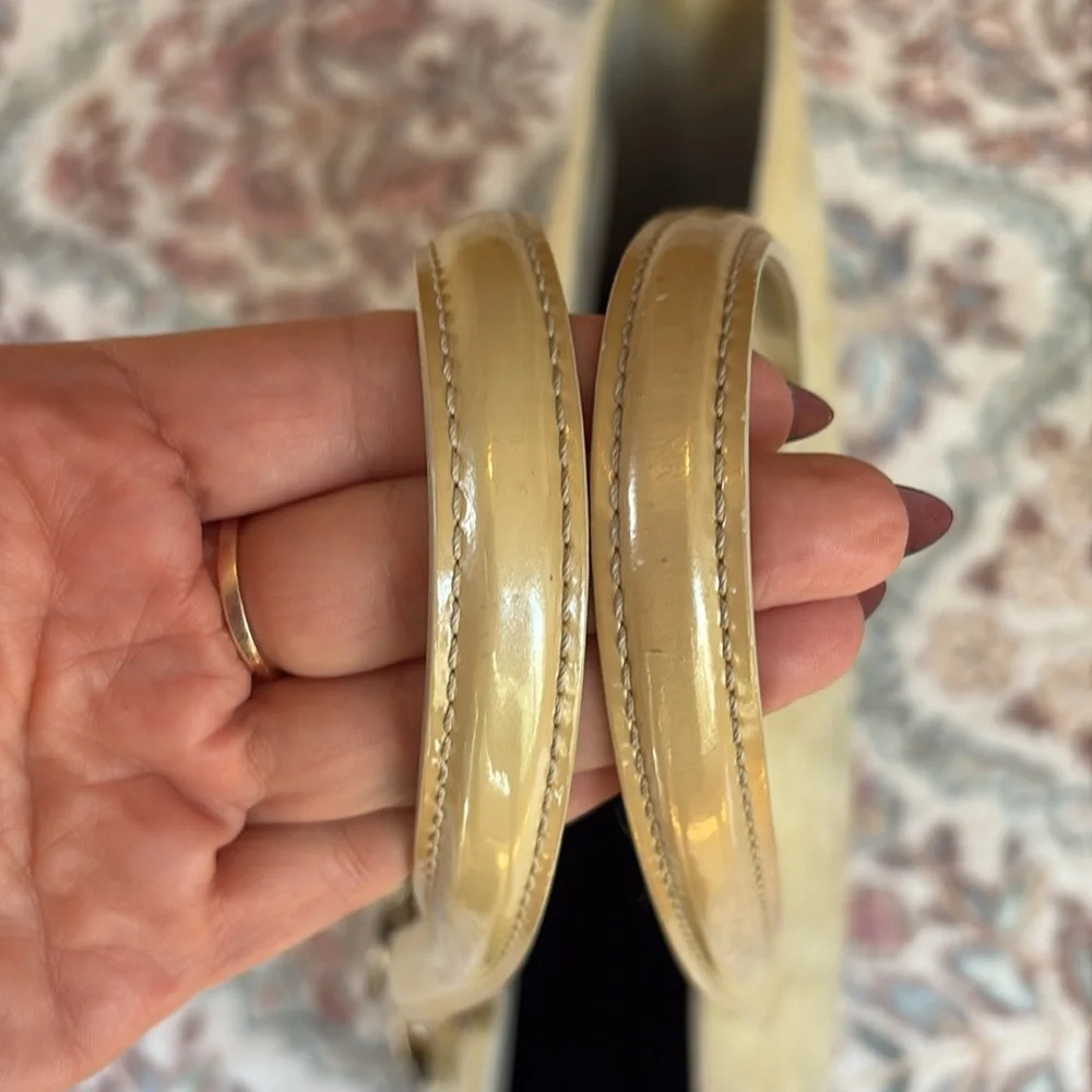 LOUIS VUITTON Wilshire MM Tote Bag Dune Tan Ivory Patent Leather Vernis Dust bag - Picture 4 of 16